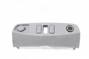 Moldura Acabamento Painel com Acendedor Hilux  3.0 05/15 Usado (558)