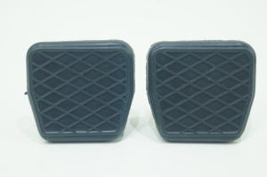 Kit Capa Pedal Embreagem/Freio Mb 608/709/910/1620 (2 Peças)