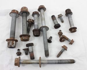 Parafuso Suspensão Diant Le Duster 12/17 Usado (555)
