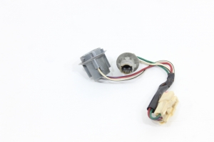 Soquete Lanterna Tras Tampa Porta Mala Ld Hilux Sw4 05/11 Usado (549)