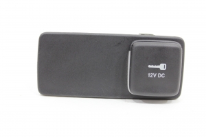 Tomada 12 V Jeep Renegade 15/22 Usado (887)