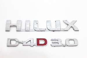 Emblema Logo Porta Jg Hilux 05/15 Usado (996)