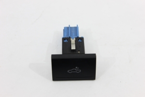 Botão Luz Caçamba Amarok 10/15 Usado (476)