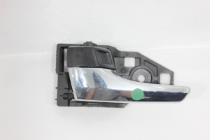 Maçaneta Interna Porta Diant Le Hilux Sw4 16/20 Usado (598)