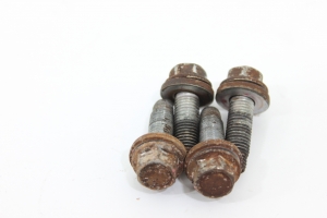 Parafuso Barra Estabilizadora Diant Jg Hilux Sw4 05/11 Usado (800)
