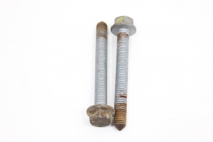 Parafuso Bandeja Diant Sup Le (Par) Amarok 10/16 Usado (762)