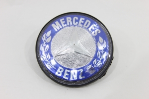 Emblema Capô Mb 1113/13131/1513/... Café 2ª Linha (Pequenos Ondulações Na Escrita)