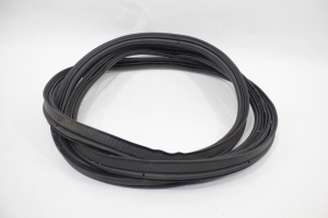 Borracha Porta Mala Capô Tras Jeep Renegade 15/18 Usado (963)