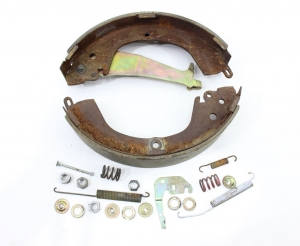 Sapatas e Lonas Freio Tras Kit Ld Triton Hpe 08/15 Usado (546)