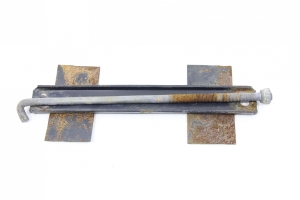 Suporte Bateria com Parafuso Mitsubishi Pajero Sport 2006-2011 Usado (844)