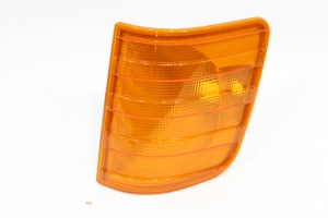 Lanterna Diante Mb 1618/1620/... 90/... Acril Ambar C/ Meia Luz Le