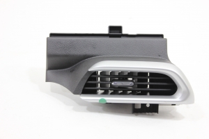 Difusor Lateral Painel Le Tracker 20/23 Usado (043)