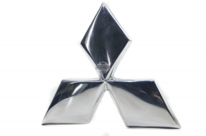 Emblema Grade L200 Triton Hpe 12/13 Aplicavel Pajero Dakar 08/13 Triton Gl/Glx/Xb/Hls 11/16 Aluminio
