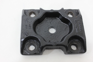Suporte Grampo Feixe Mola Traseiro Amarok 11/16 Usado (010)