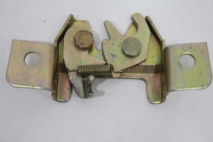 Fechadura Capô Mb 712c/9147c/1215c/1418/1718k/1720/1723/1723s/2423k/2323b Ld
