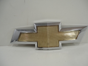 Emblema Grade Diant S10 12/... com Detalhe No Cromado  Usado