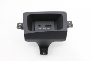 Conector Entrada Usb Auxiliar Painel Tucson 05/15 Usado (740)