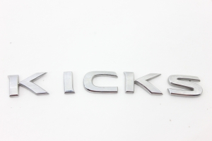 Logo Kicks Capô Traseiro Kicks 16/18 Usado (038)