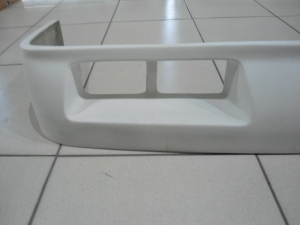 Spoiler Vw 8.120 8.150 Worker (C/ Furo Farol Quadrado)