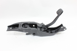 Pedal Freio com Suporte Besta 98/04 Usado (511)