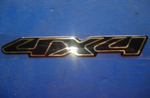 Emblema '4x4' S10 Blazer 01/... Executive Ouro