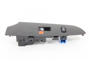 Moldura Botão Vidro Elé Porta Diant Ld Tracker 12/16 Usado (597)