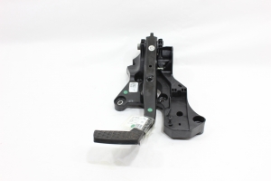 Pedal Freio com Suporte Tracker 20/23 Usado (942)