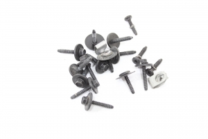 Parafuso Para-choque  Traseiro Jg Tracker 20/23 Usado (230)