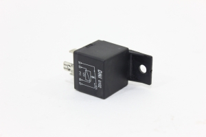 Relê Auxiliar Vw 8-150 05/11 Usado (759)