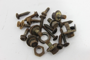 Parafuso Para-choque  Tras Jg Pajero Sport 98/05 Usado (212)