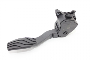 Pedal Acelerador Kicks 16/18 Usado (848)