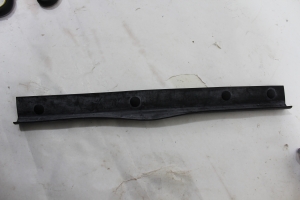 Borracha Vedação Inf Motor Mirage 93/97 Original Mb908003
