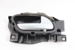 Maçaneta Int Porta Diant Ld Peugeot 2008 Griffe 15/20 Usado (402)