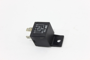 Relê Auxiliar Vw 8-150 05/11 Usado (762)