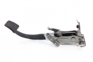 Pedal Freio com Suporte Pajero Tr4 Flex 10/15 Usado (509)