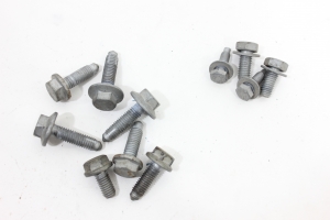 Parafuso Suporte Estepe Jg Toro 16/20 Usado (186)