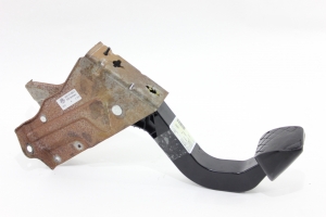 Pedal Embreagem com Suporte Amarok 10/15 Usado (516)