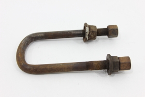 Grampo Feixe Mola Dianteiro Vw 13-150 01/02 Usado (816)