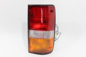 Lanterna Traseira Hilux 01/04 Srv Le