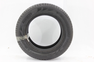 Pneu 215/65/R16 Pneus 72/22 Usado (556)