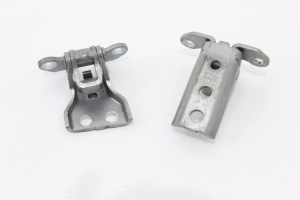 Dobradiça Porta Tras Le Par Pajero Tr4 10/15 Usado (681)