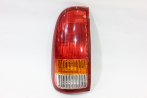 Lanterna Traseira Le F-250 99/12 Usado (895)