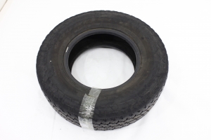 Pneu 235/75/R15 Pneu 68/20 Usado (893)