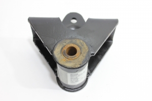 Suporte Feixe Mola Diant Ld (Parte Traseira) Vw 8-140 94/99 Usado (606)