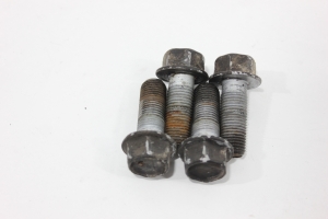 Parafuso Engate Carretinha Jg Hilux Sw4 16/20 Usado (668)
