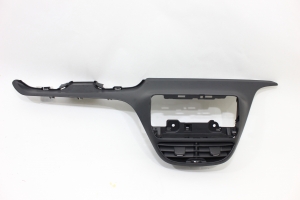 Moldura Central Painel com Difusor Peugeot 2008 Griffe 15/20 Usado (228)