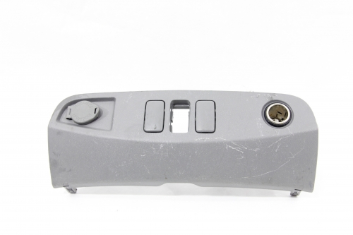 Moldura Acabamento Painel com Acendedor Hilux  3.0 05/15 Usado (558)