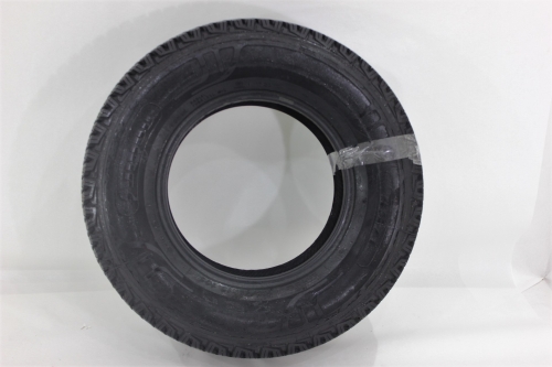 Pneu 235/75/R15 Pneus 72/21 Usado (980)
