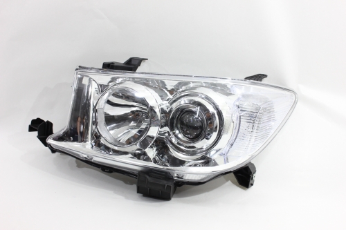 Farol Hilux Sw4 09/11 (Tyc) Le