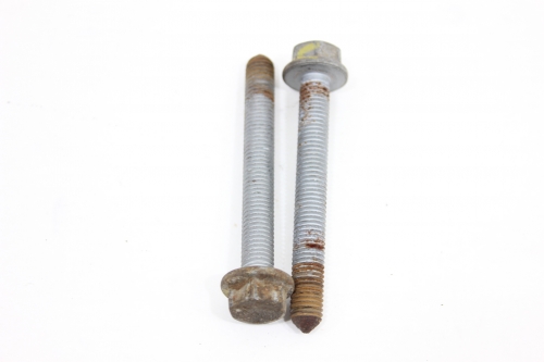 Parafuso Bandeja Diant Sup Le (Par) Amarok 10/16 Usado (762)